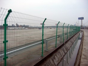 公路隔离网